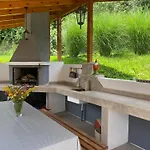 бялата къща в слатина *