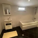 Holiday home бялата къща в слатина *