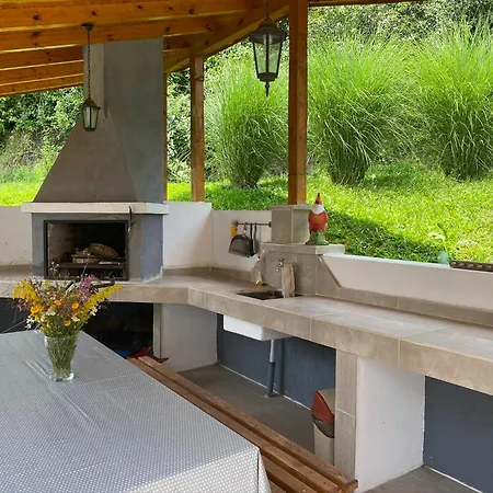 бялата къща в слатина *