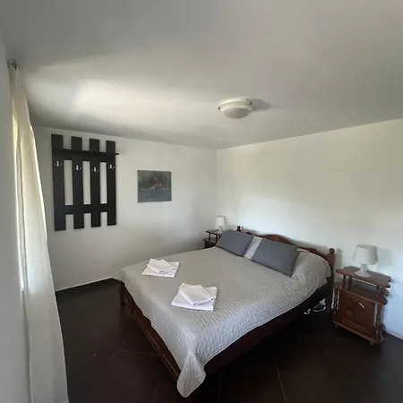 בית נופש бялата къща в слатина *