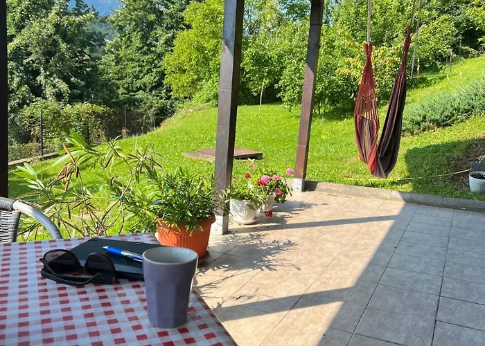 бялата къща в слатина